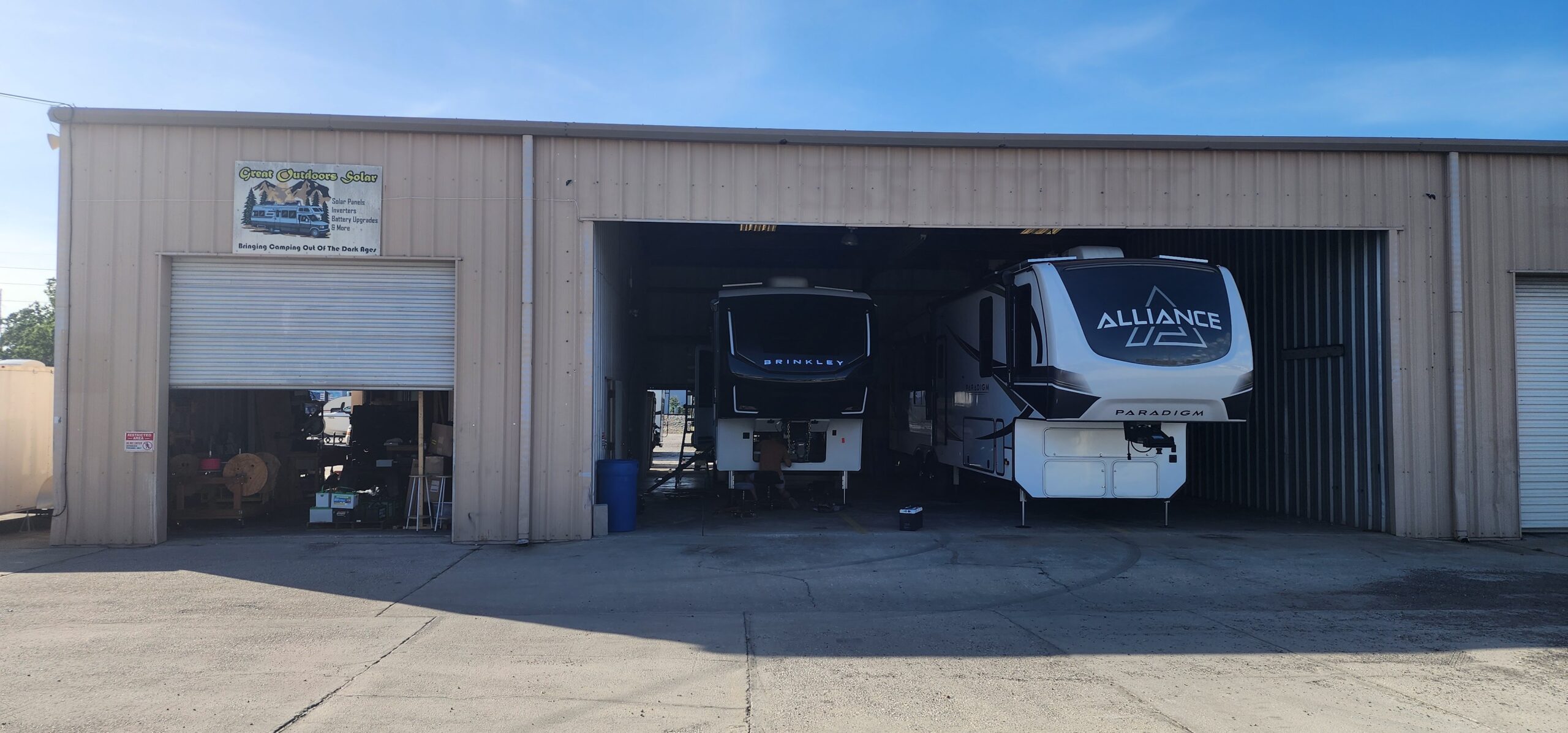 424-2025-Brinkley-Model-Z3400-and 2024-Alliance-Paradigm-340RL-at-Great-Outdoors-Solar