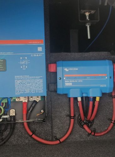2023-Newmar-Bay-Star-3225-Victron-Multiplus-II-Lynx-Distributor